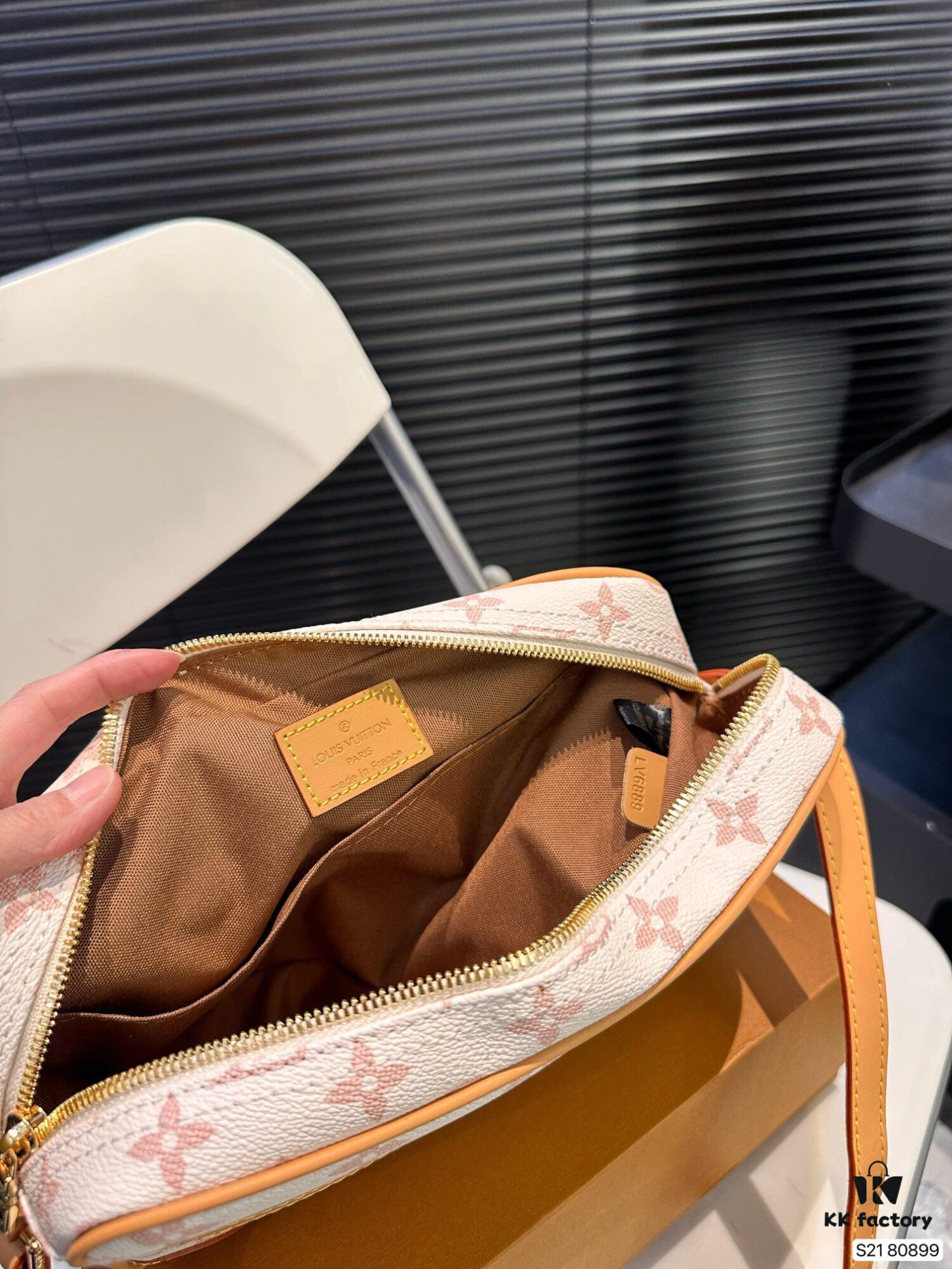 Vintage LV Men's New Camera Bag with Foldable Box, Stylish Crossbody Shoulder Bag