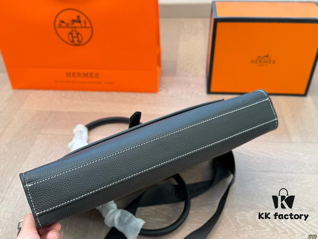 Hermès Hermès Briefcase, Crossbody or Handheld, Spacious for Documents and Laptop, Durable Material, Ideal Choice for Business Men, Size 38 x 28