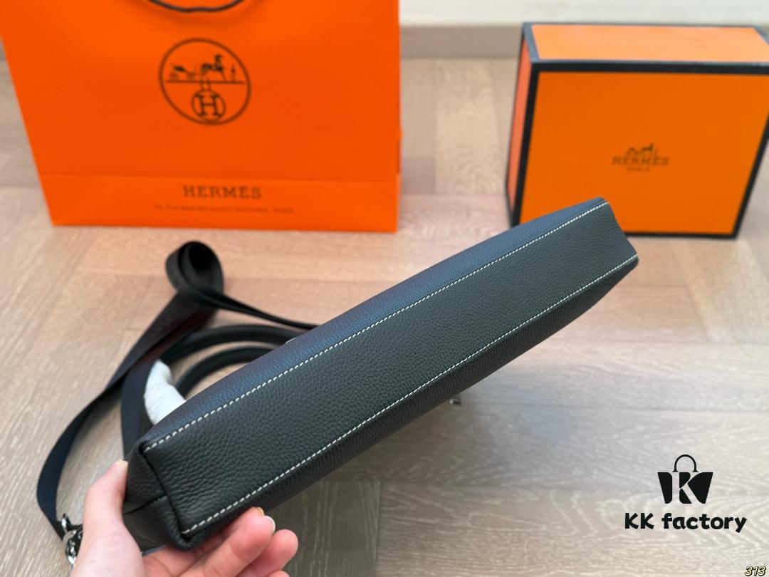 Hermès Men's Briefcase - Versatile Crossbody or Handheld Design with Spacious Interior