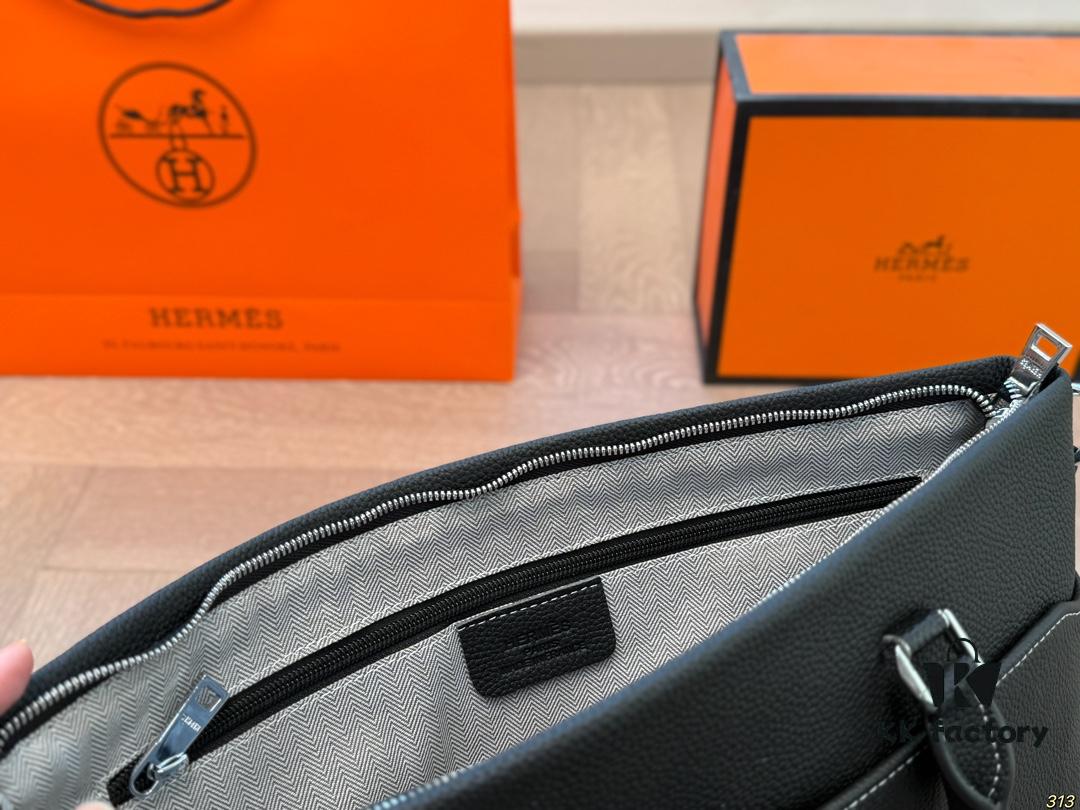 Hermès Men's Briefcase - Versatile Crossbody or Handheld Design with Spacious Interior