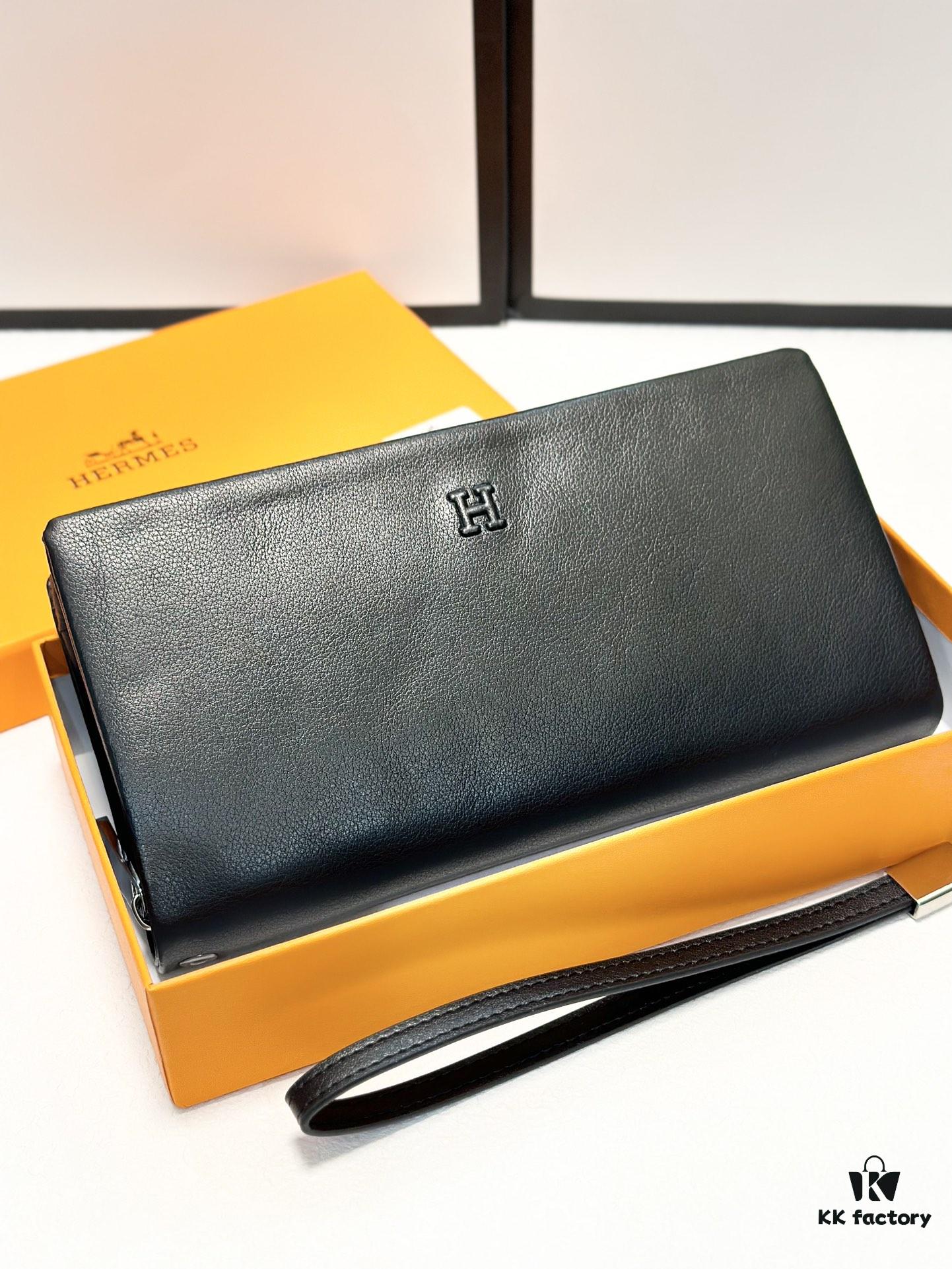Hermès Black Leather Clutch - 21x10, Model 90095