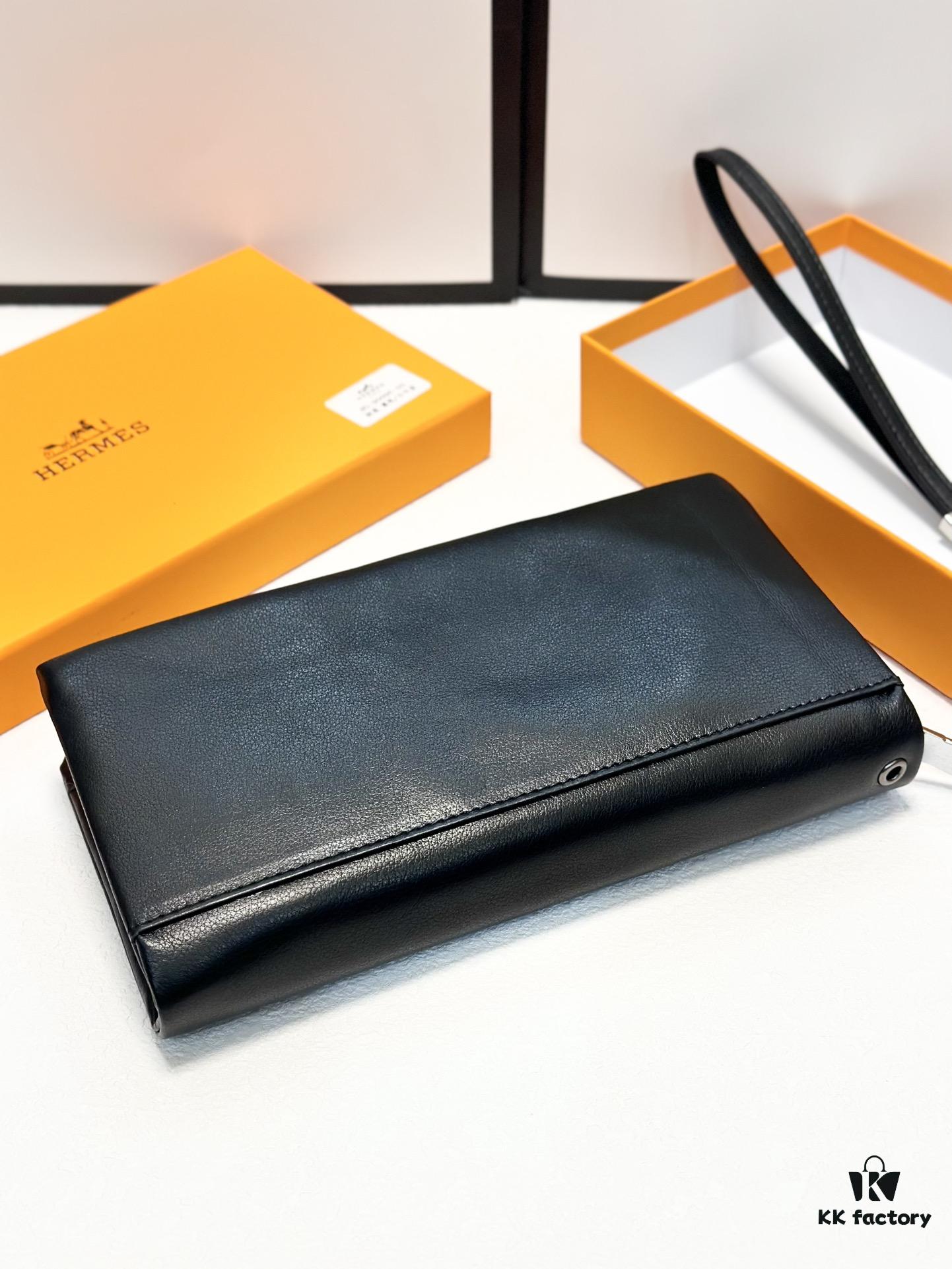 Hermès Black Leather Clutch - 21x10, Model 90095