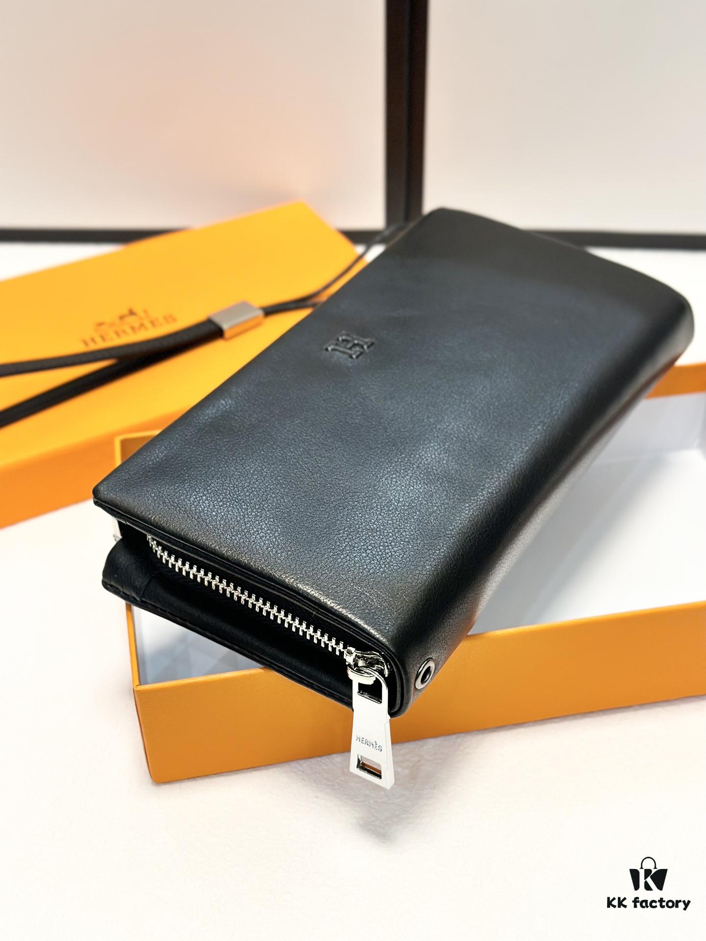Hermès Black Leather Clutch - 21x10, Model 90095