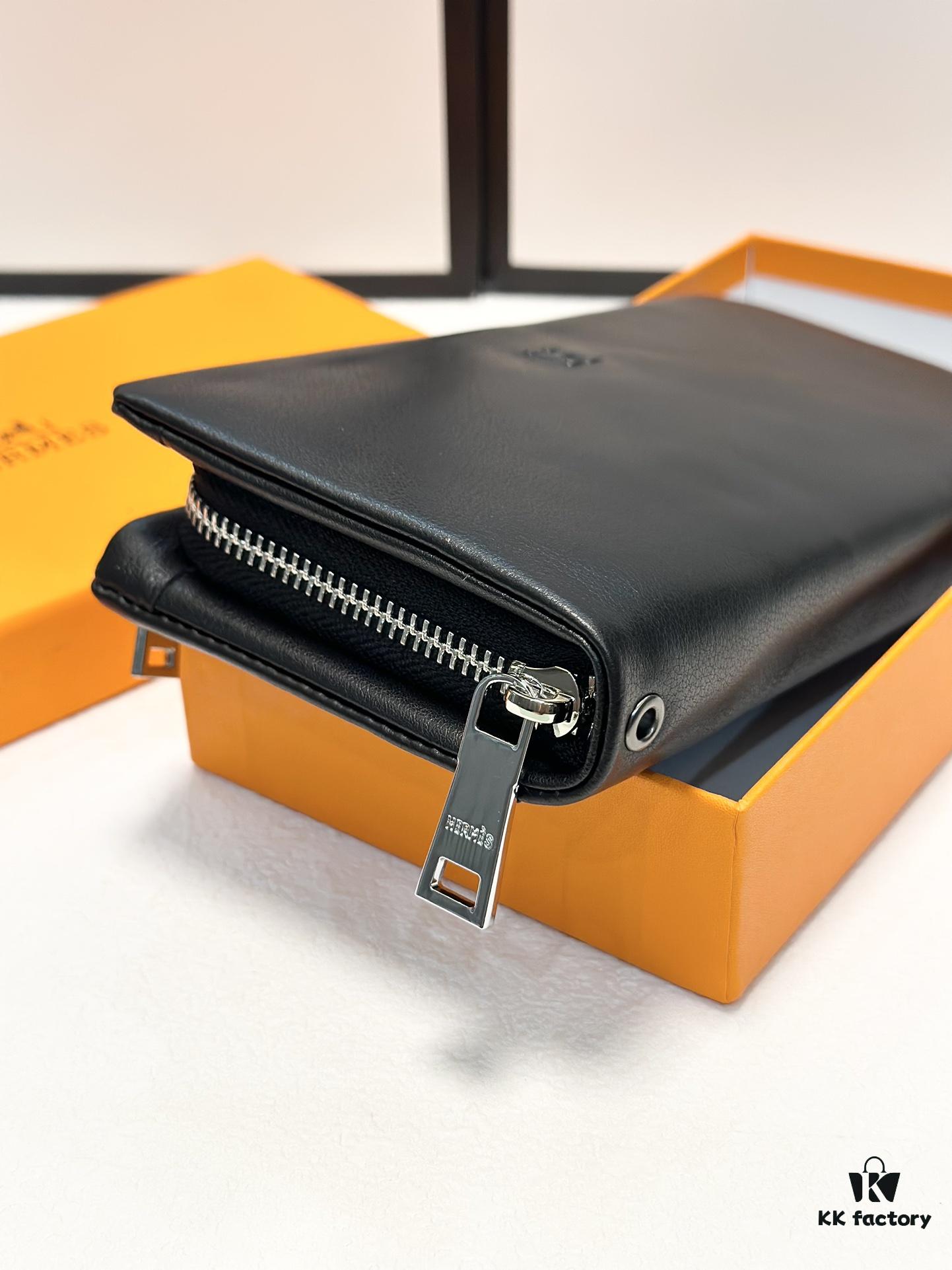 Hermès Black Leather Clutch - 21x10, Model 90095