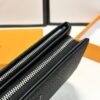 Hermès New Arrival Men's Small Clutch Wallet in Black, 20x10, Top-Grade Calfskin