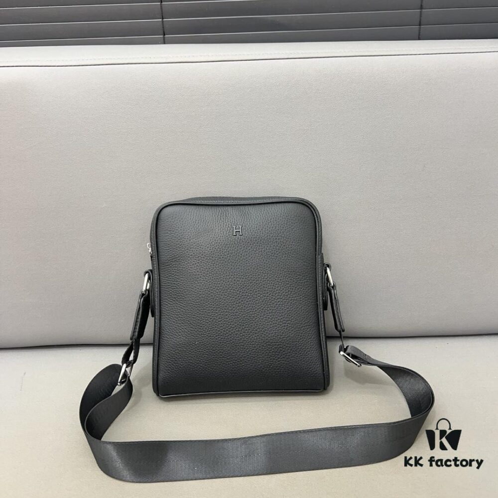 Hermès Embossed Shoulder Bag for Men, Genuine Leather Crossbody Bag, Casual and Business Style, Crafted with Precision Inlay Workmanship, Classic and Versatile Design, Premium Quality, Comes with Dust Bag, 22 x 20 cm