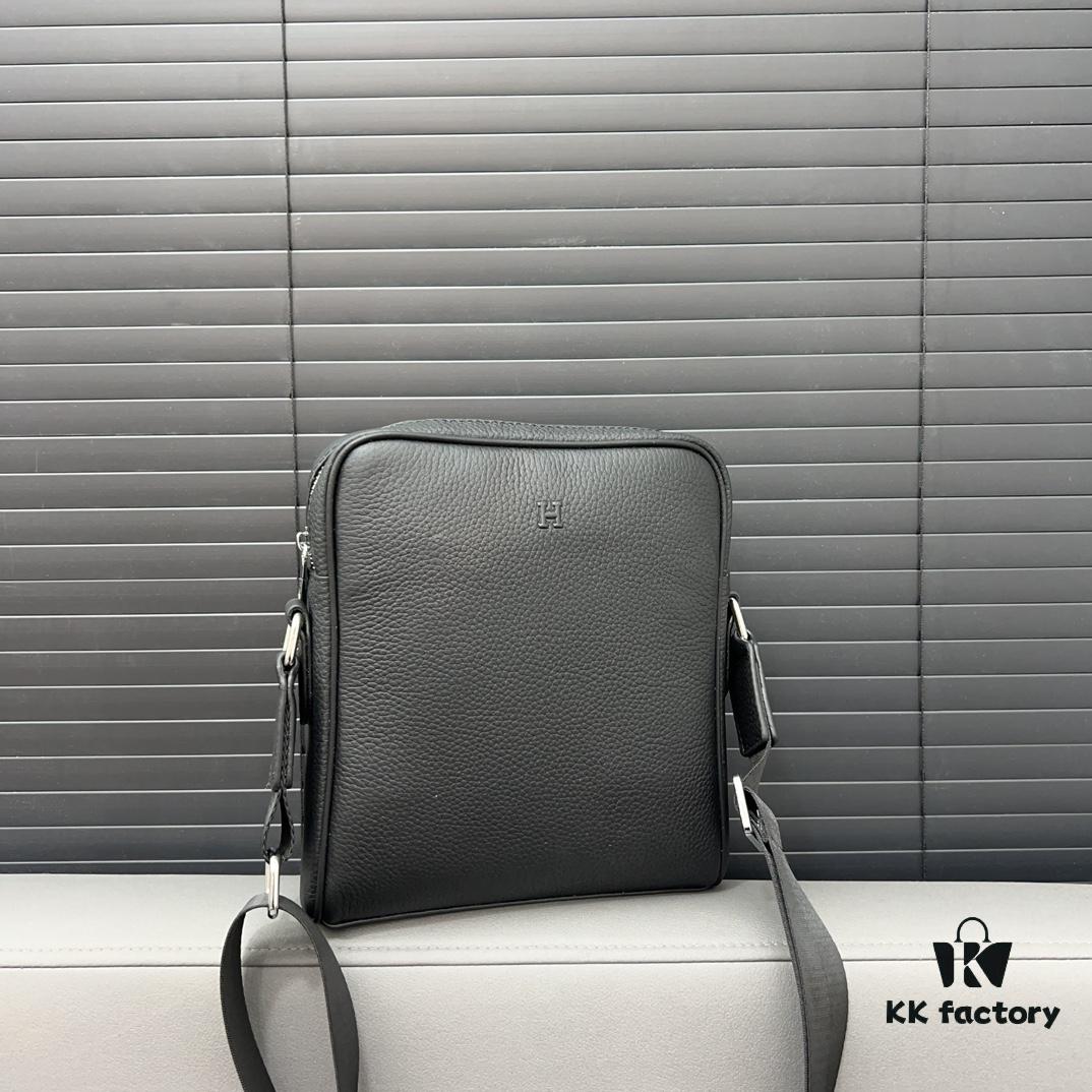 Hermès Embossed Shoulder Bag for Men, Genuine Leather Crossbody Bag, Casual and Business Style, Crafted with Precision Inlay Workmanship, Classic and Versatile Design, Premium Quality, Comes with Dust Bag, 22 x 20 cm