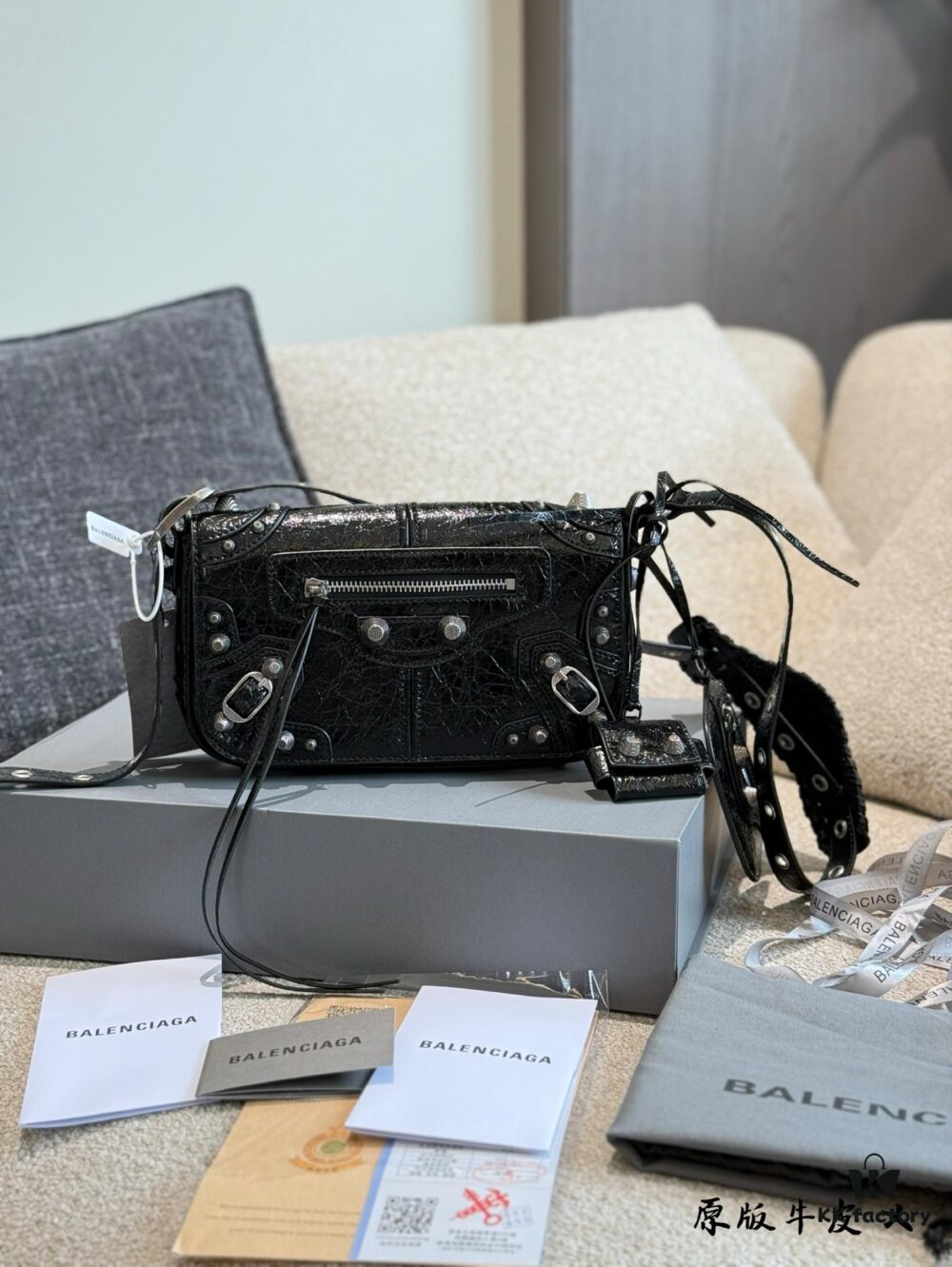 Genuine Cowhide Balenciaga Le Cagole Motorcycle Bag, Jay Chou's Camera Bag Style