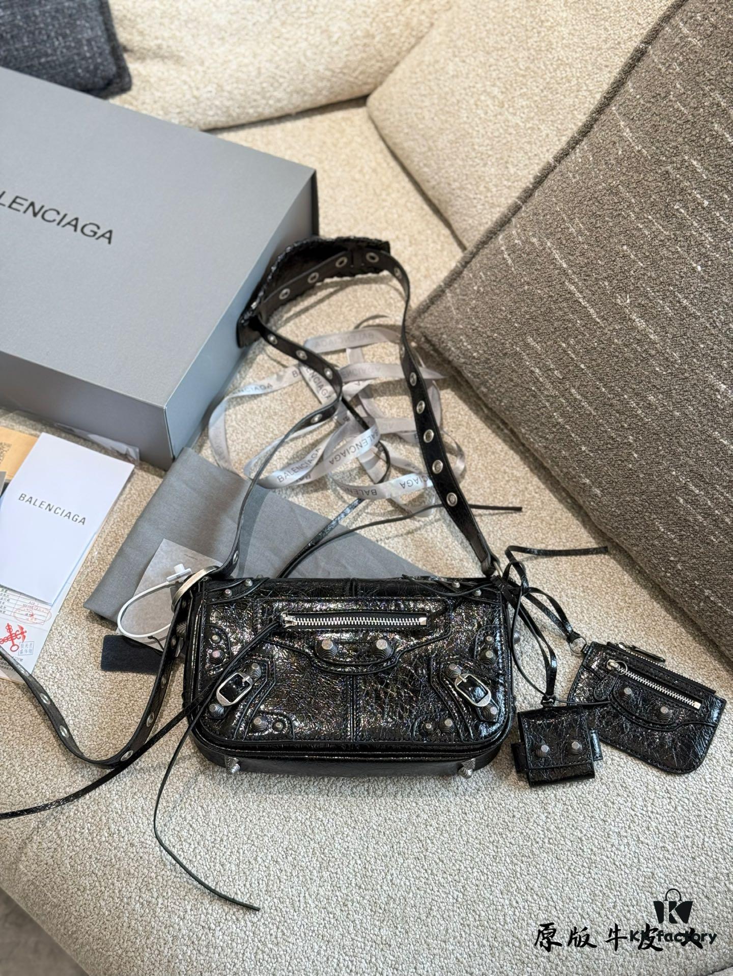 Genuine Cowhide Balenciaga Le Cagole Motorcycle Bag, Jay Chou's Camera Bag Style