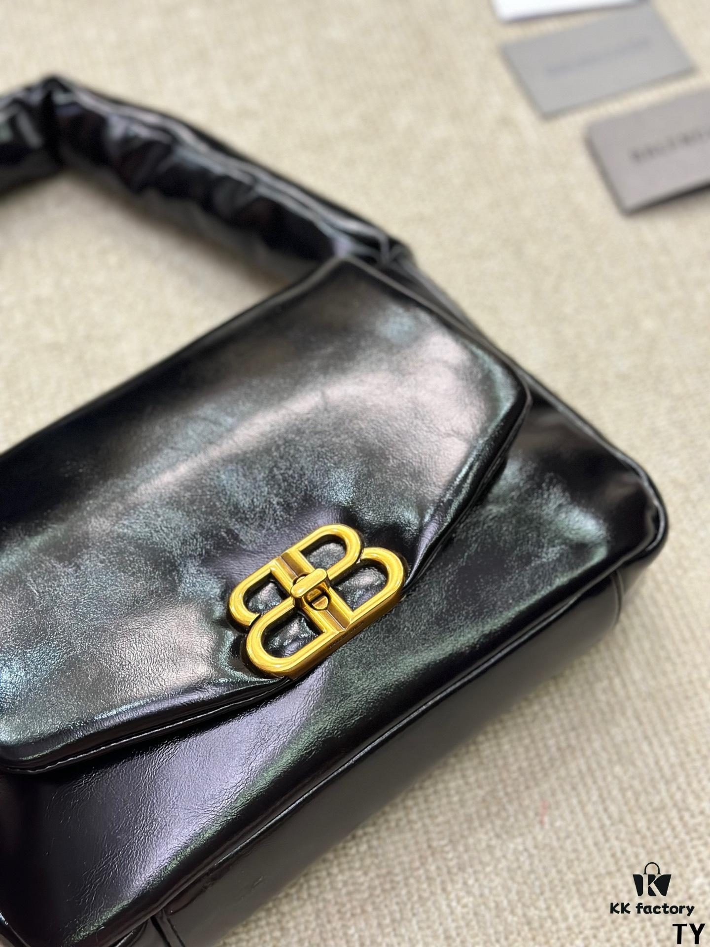 BALENCIAGA BB SOFT Flap Bag – Stunning Look, Unisex Style