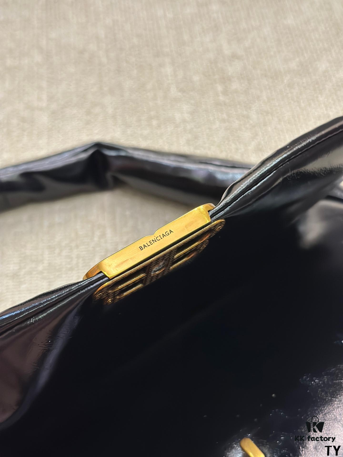 BALENCIAGA BB SOFT Flap Bag – Stunning Look, Unisex Style