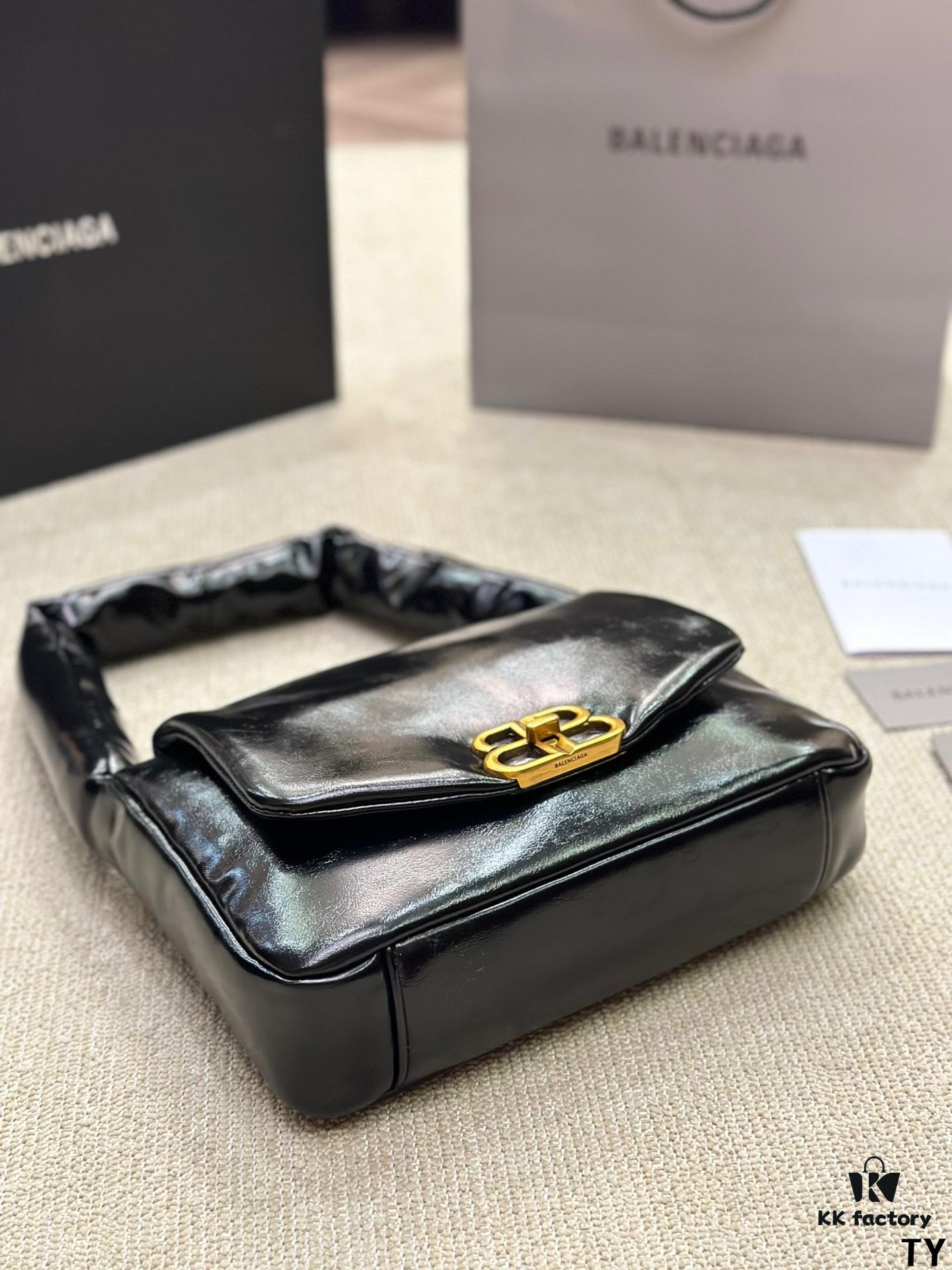 BALENCIAGA BB SOFT Flap Bag – Stunning Look, Unisex Style