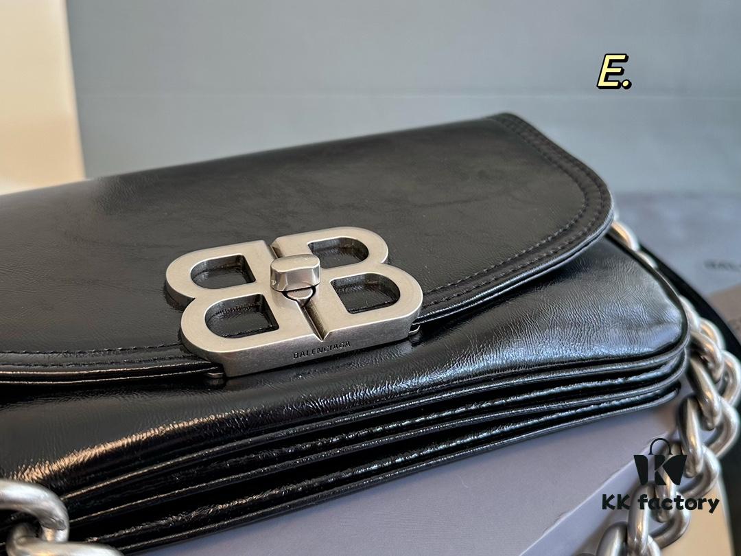 Balenciaga Paris BB Soft Chain Bag Crossbody Bag