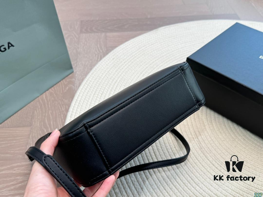 Balenciaga Unisex New Arrival Original Fabric High-Quality Single Order Item