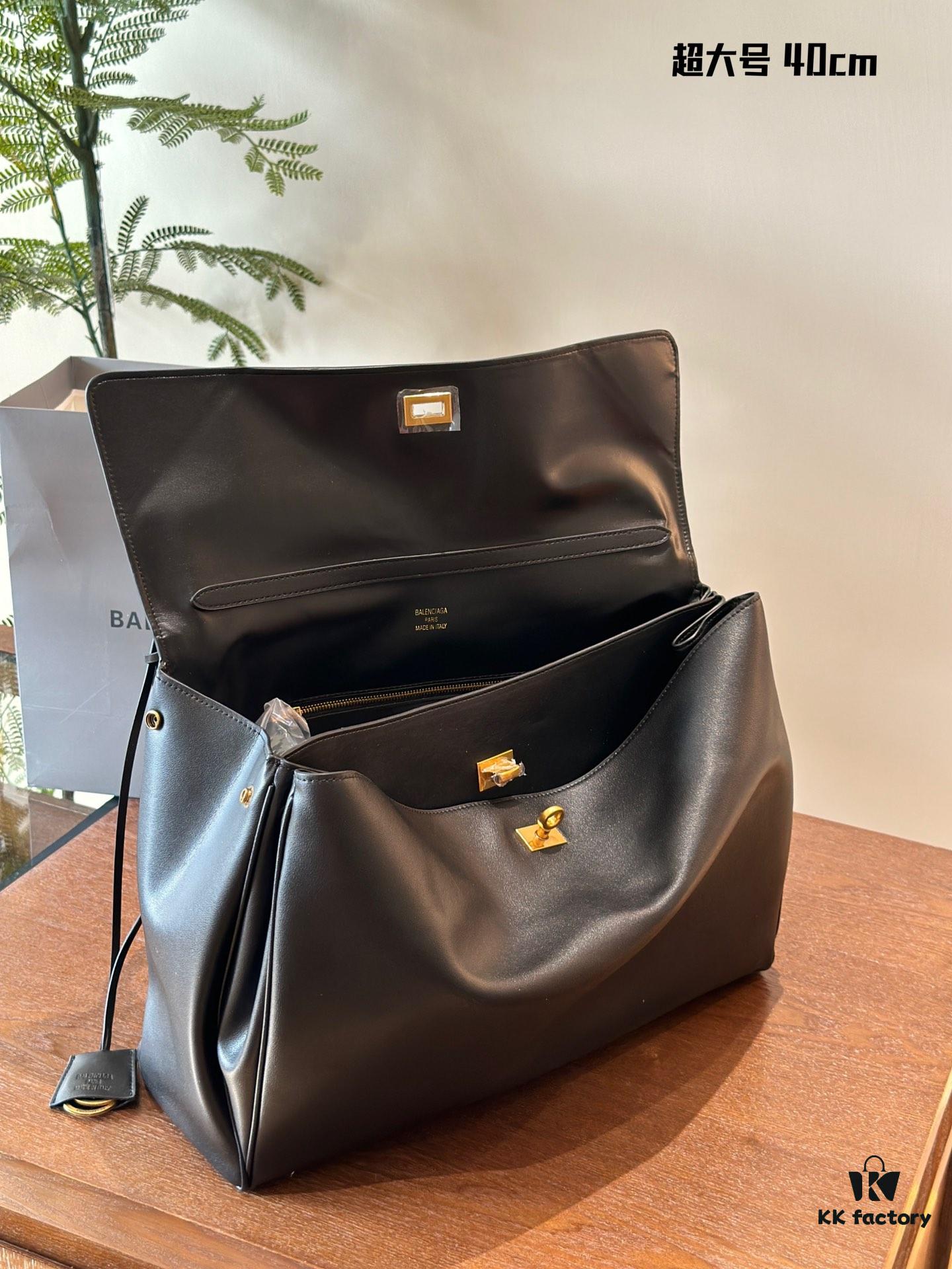 Oversized Balenciaga Rodeo – New Arrival