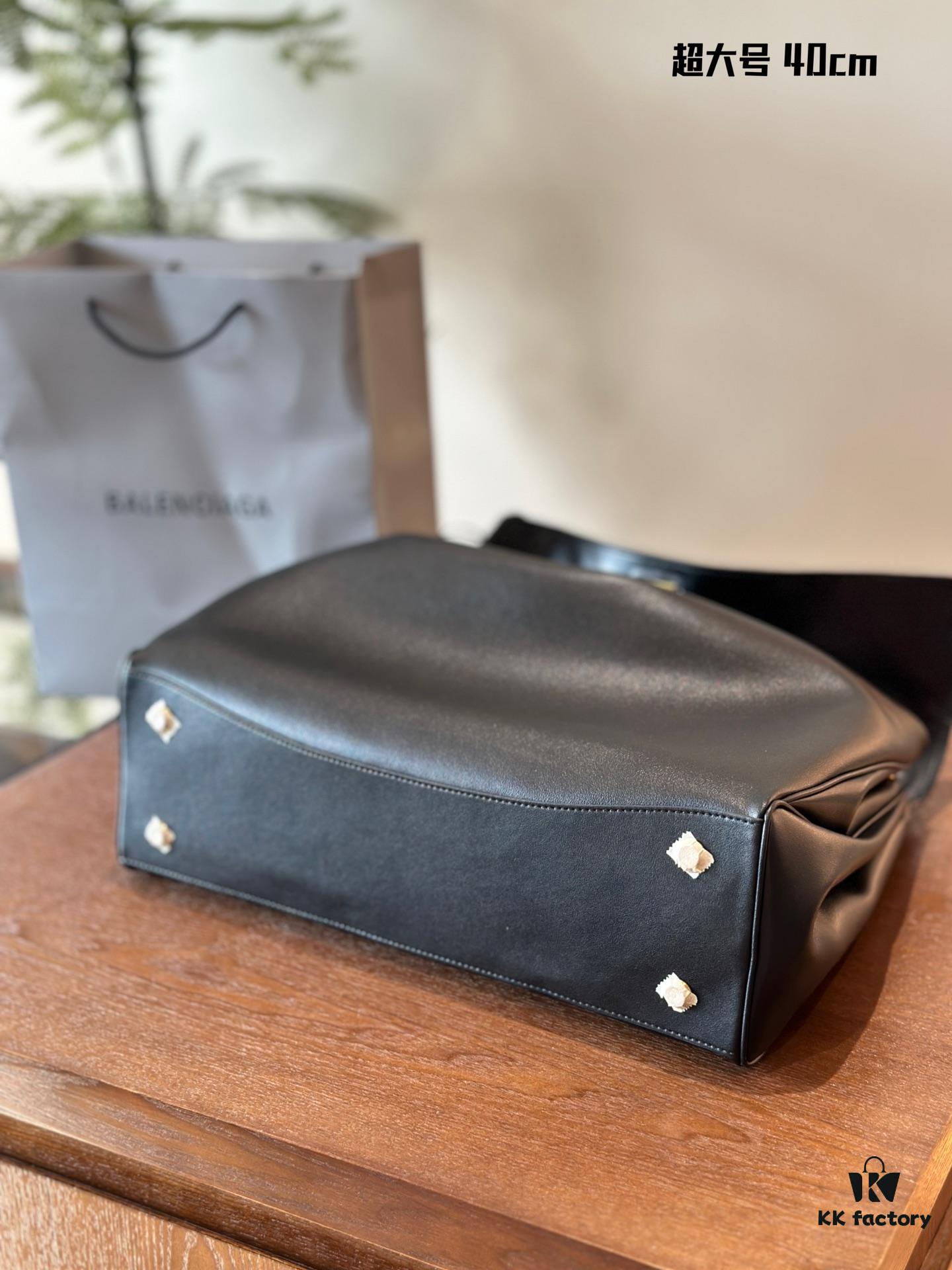 Oversized Balenciaga Rodeo – New Arrival