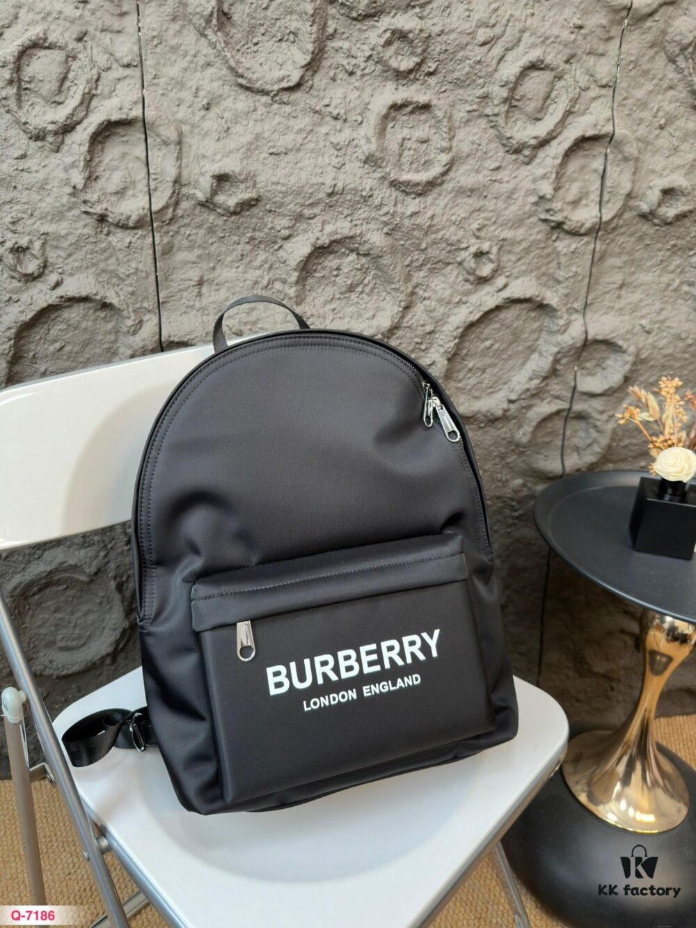 Balenciaga Sac à dos Backpack, Unisex Large-Capacity Backpack, School Bag, Crafted with Precision Inlay Work, Classic and Versatile Design, Made with Original Factory Materials, Actual Product Photography