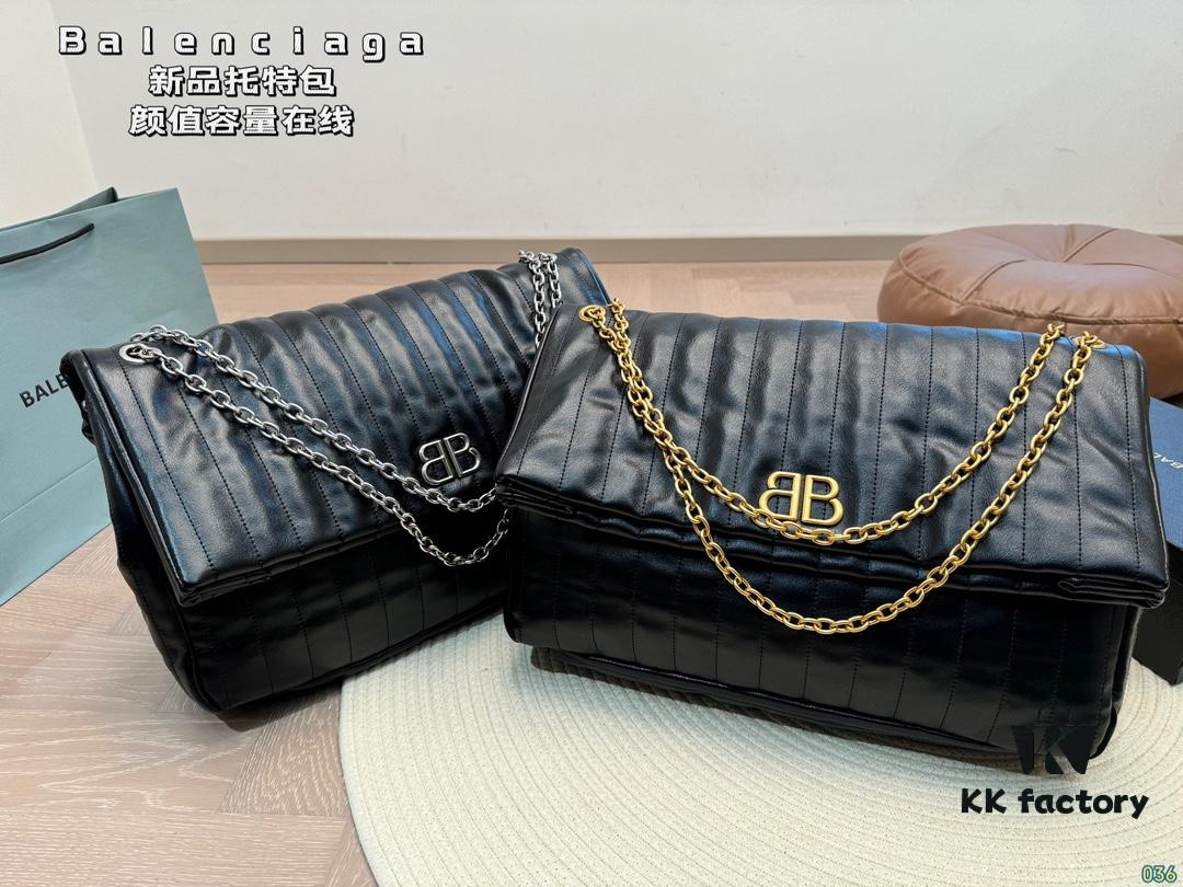 Balenciaga New Arrival Unisex Style Highly Sought After by Celebrities Original Fabric First Quality Extremely Eye-Catching Size 42 28