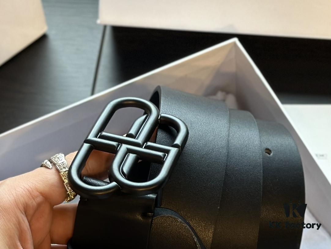 High-End Gift Box 🐆 Premium Foldable Leather Belt in Paris Fashion Style – Genuine Cowhide Belt with Luxury Packaging