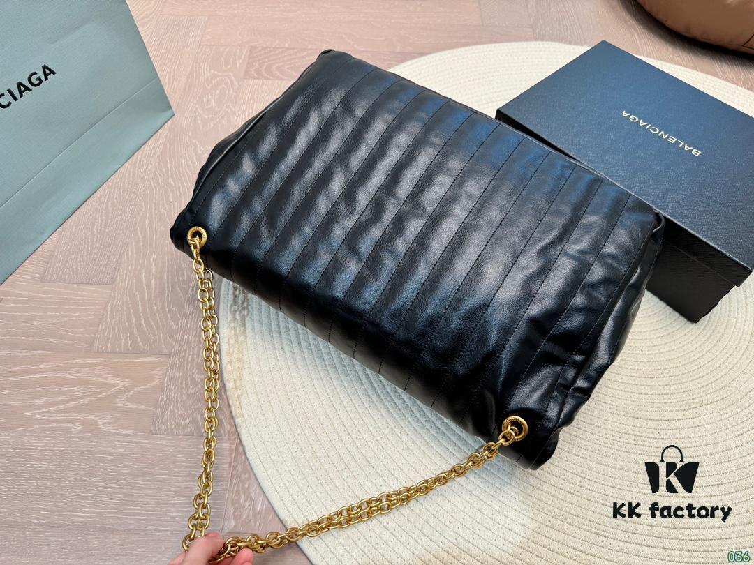 Balenciaga New Arrival Unisex Style Highly Sought After by Celebrities Original Fabric First Quality Extremely Eye-Catching Size 42 28