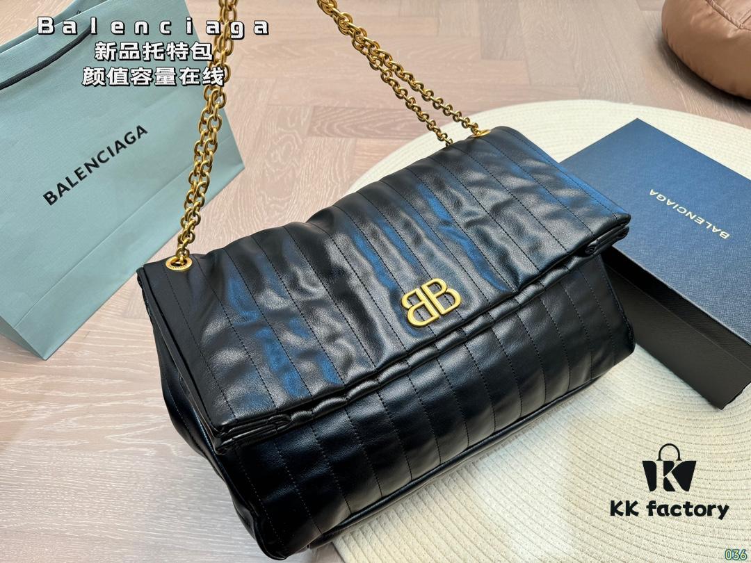 Balenciaga New Arrival Unisex Style Highly Sought After by Celebrities Original Fabric First Quality Extremely Eye-Catching Size 42 28