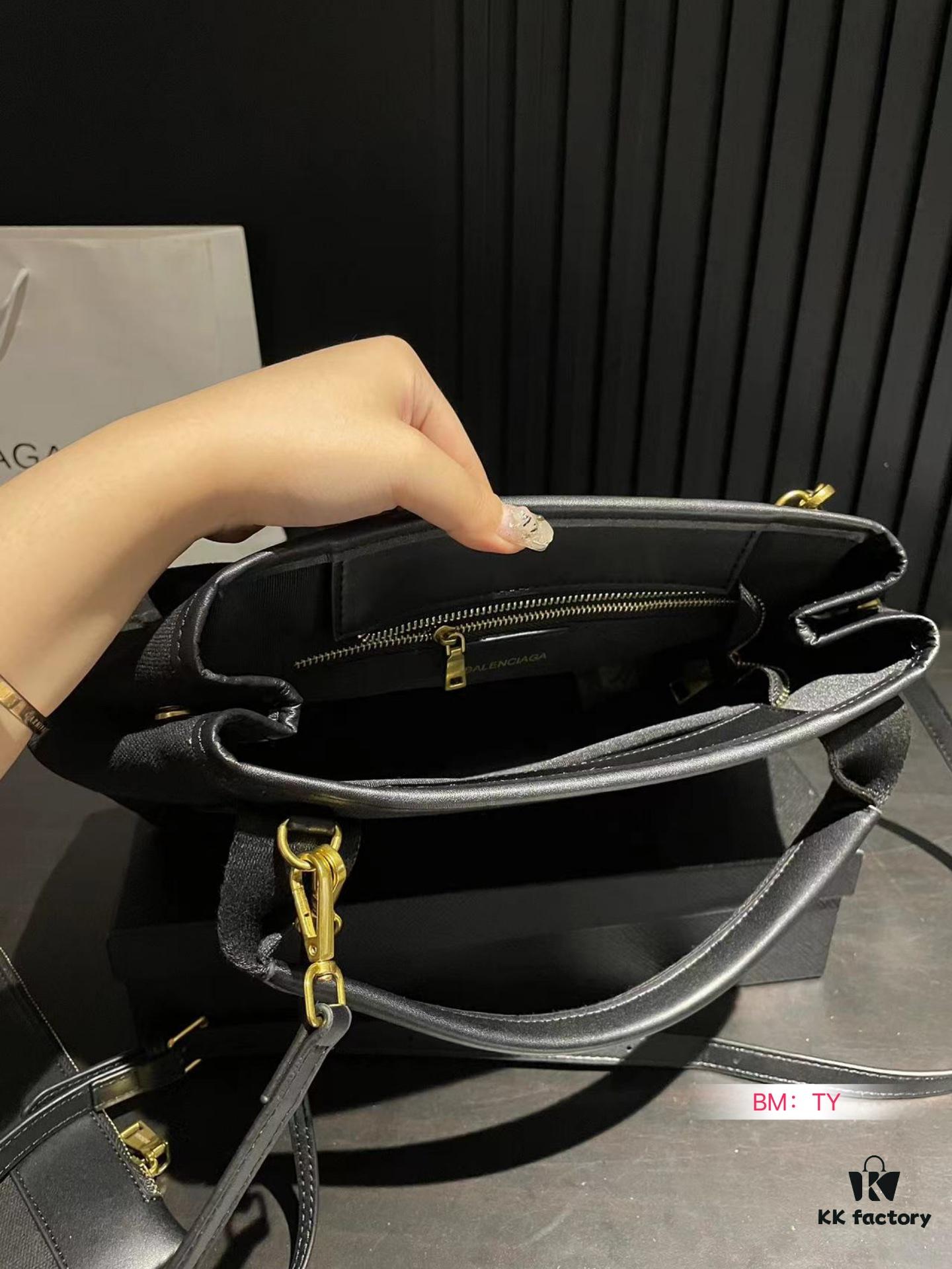 Balenciaga Tote Bag Small and Large Size Unisex Casual Stylish Lightweight Spacious