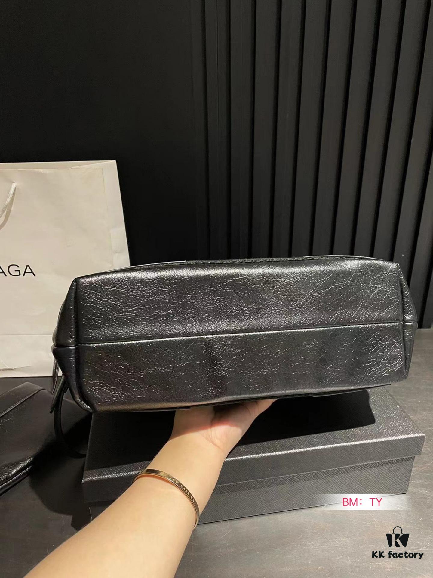 Balenciaga Tote Bag Small and Large Sizes Unisex Casual Stylish Lightweight Spacious Minimalist Design