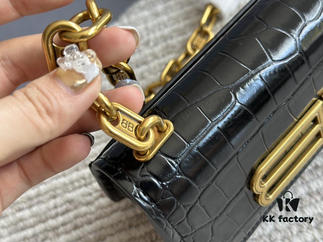 Why the Balenciaga Gossip Bag is So Amazing