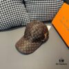 LV (Louis Vuitton) New Arrival Original Order Baseball Cap, Monogram Embroidery, 1:1 Precision Mold Customization, Authentic Monogram Fabric, Heavy Embroidery, Exquisite Craftsmanship
