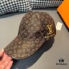 LV (Louis Vuitton) New Arrival Original Order Baseball Cap, Monogram Embroidery, 1:1 Precision Mold Customization, Authentic Monogram Fabric, Heavy Embroidery, Exquisite Craftsmanship