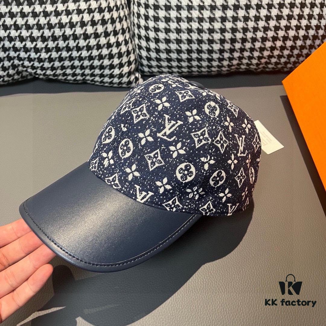 Box and Cloth Bag Included, LV (Louis Vuitton) New Original Order Baseball Cap, Cowhide Leather Patchwork, 1:1 Mold Custom Made, Authentic Denim Fabric, Exquisite Craftsmanship, Premium Quality, Standard Head Circumference 56cm, Adjustable Strap