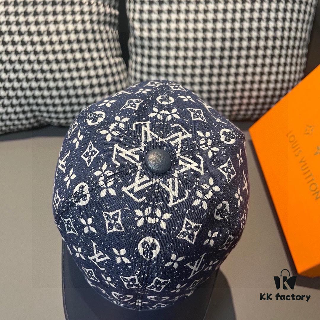 Box and Cloth Bag Included, LV (Louis Vuitton) New Original Order Baseball Cap, Cowhide Leather Patchwork, 1:1 Mold Custom Made, Authentic Denim Fabric, Exquisite Craftsmanship, Premium Quality, Standard Head Circumference 56cm, Adjustable Strap