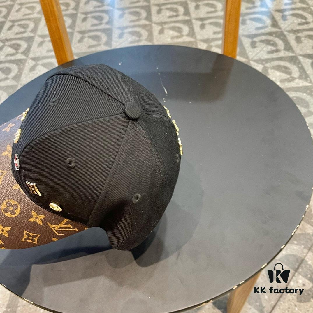 Louis Vuitton New Authentic Replica Baseball Cap, Classic Checkerboard Pattern, 1:1 Custom Molded, Original Store Fabric with Top-Grade Cowhide