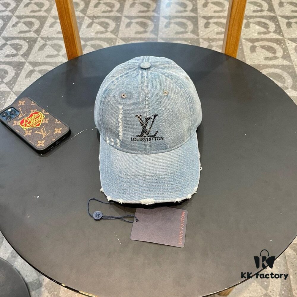 Louis Vuitton LV Embroidered Baseball Cap, New Arrival from Official Counter, Unisex Sun Hat, Fisherman Cap, Knit Cap
