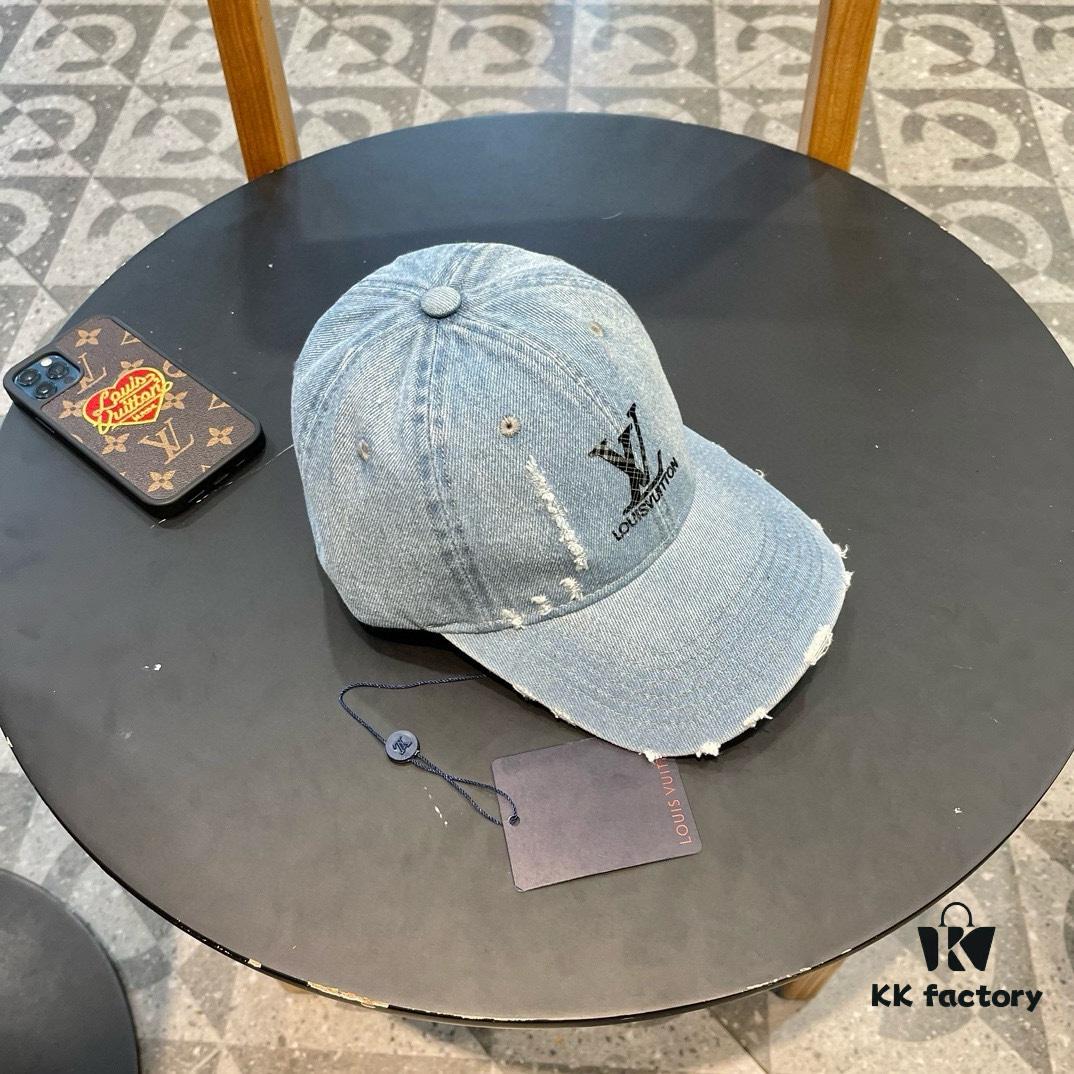 Louis Vuitton LV Embroidered Baseball Cap, New Arrival from Official Counter, Unisex Sun Hat, Fisherman Cap, Knit Cap