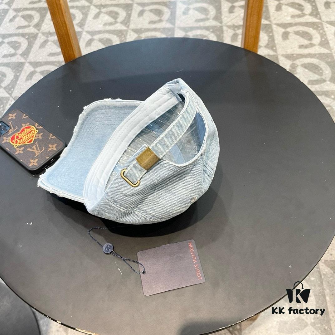 Louis Vuitton LV Embroidered Baseball Cap, New Arrival from Official Counter, Unisex Sun Hat, Fisherman Cap, Knit Cap