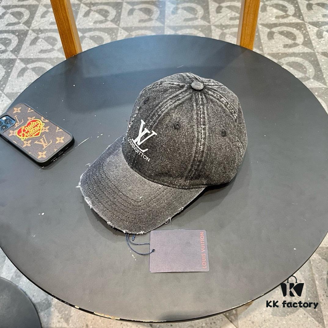 Louis Vuitton LV Embroidered Baseball Cap, New Arrival from Official Counter, Unisex Sun Hat, Fisherman Cap, Knit Cap