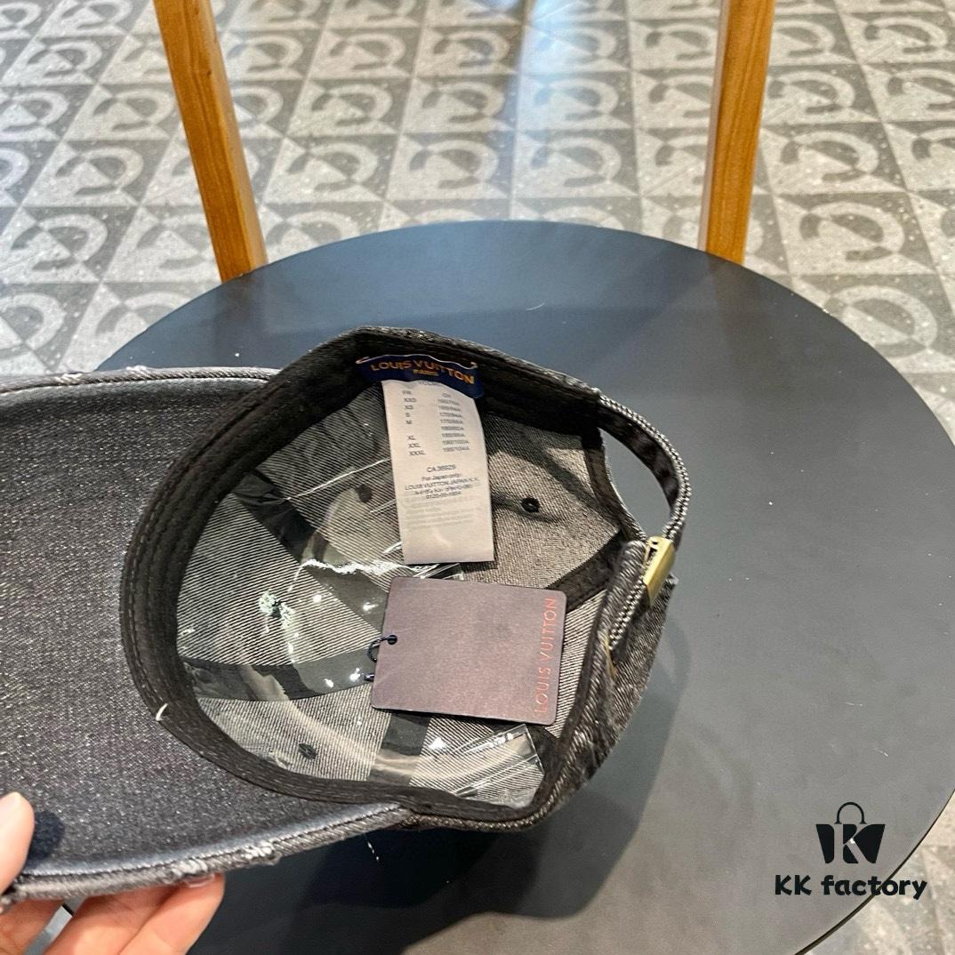 Louis Vuitton LV Embroidered Baseball Cap, New Arrival from Official Counter, Unisex Sun Hat, Fisherman Cap, Knit Cap