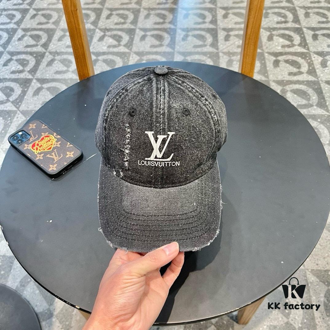 Louis Vuitton LV Embroidered Baseball Cap, New Arrival from Official Counter, Unisex Sun Hat, Fisherman Cap, Knit Cap