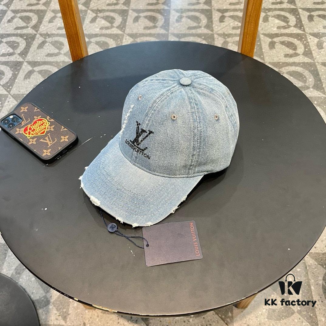 Louis Vuitton LV Embroidered Baseball Cap, New Arrival from Official Counter, Unisex Sun Hat, Fisherman Cap, Knit Cap