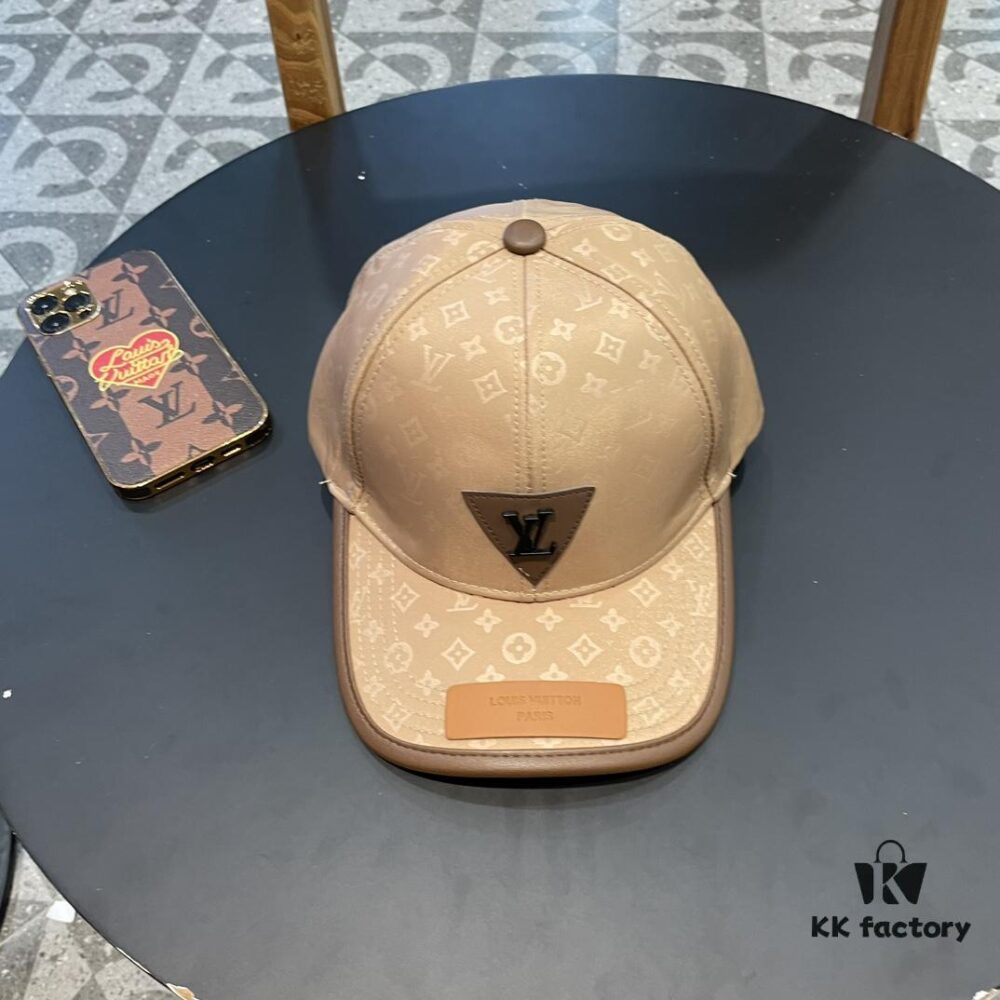 Louis Vuitton LV Embroidered Baseball Cap, New Arrival from Boutique, Unisex Sun Hat, Fisherman Cap, Knit Cap