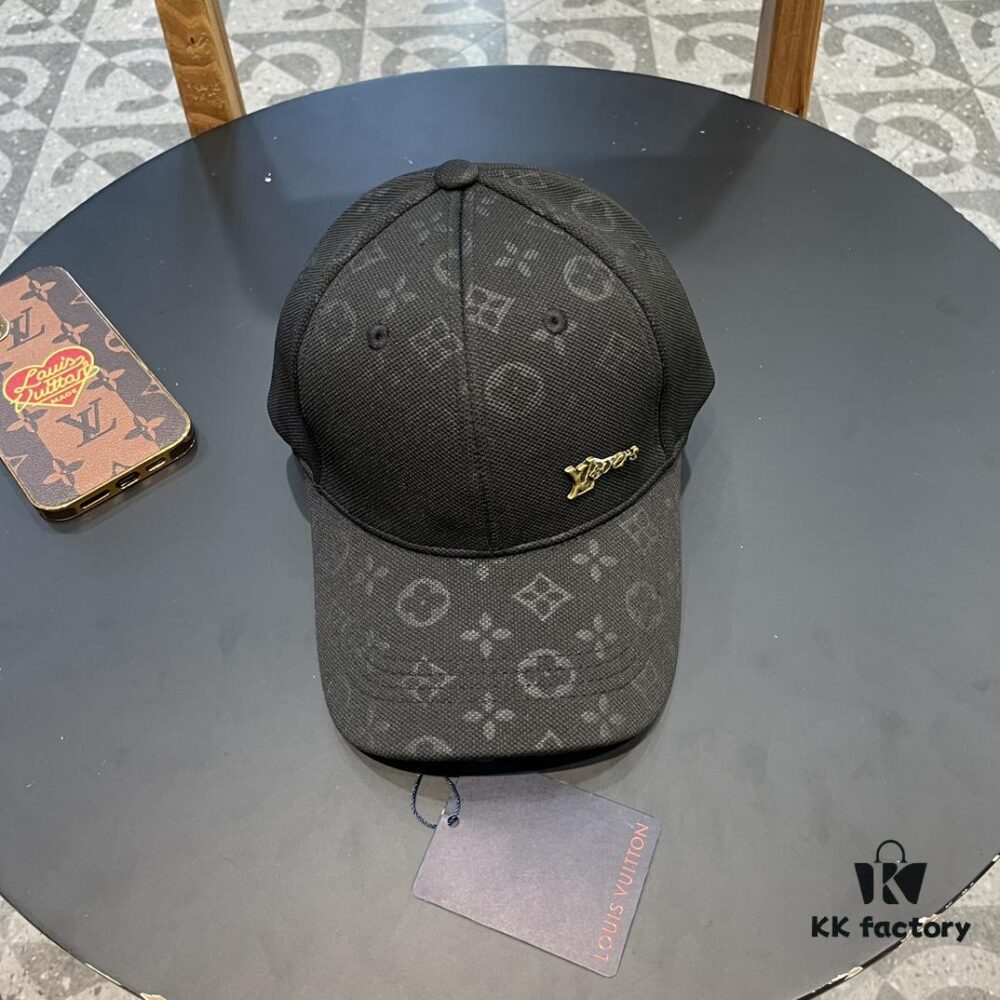 LV (Louis Vuitton) New Original Single Baseball Cap, Embossed Cowhide, 1:1 Mold Customized, Authentic Denim Fabric, Exquisite Craftsmanship, Excellent Quality, Basic Head Circumference 56cm, Adjustable Patch