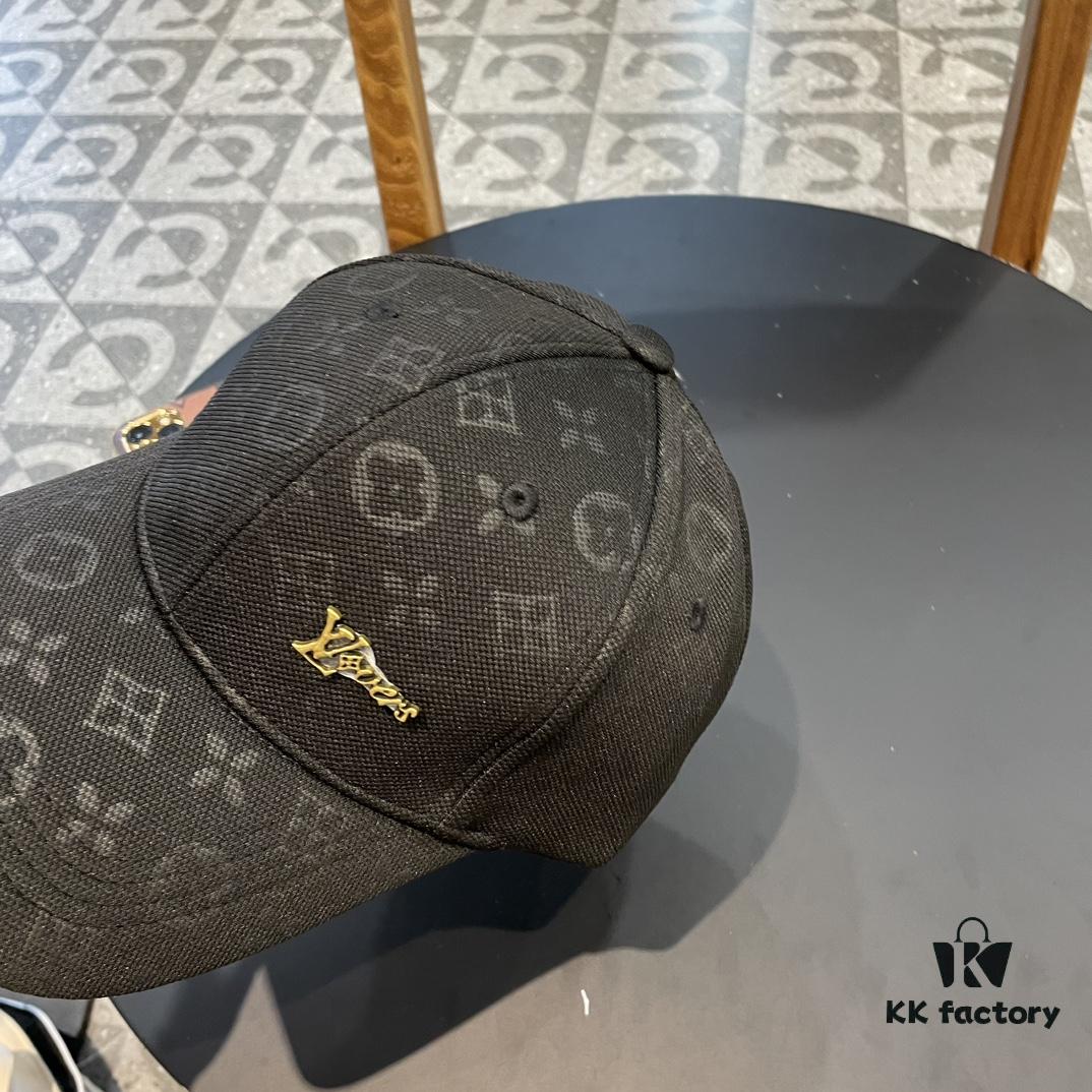 LV (Louis Vuitton) New Original Single Baseball Cap, Embossed Cowhide, 1:1 Mold Customized, Authentic Denim Fabric, Exquisite Craftsmanship, Excellent Quality, Basic Head Circumference 56cm, Adjustable Patch