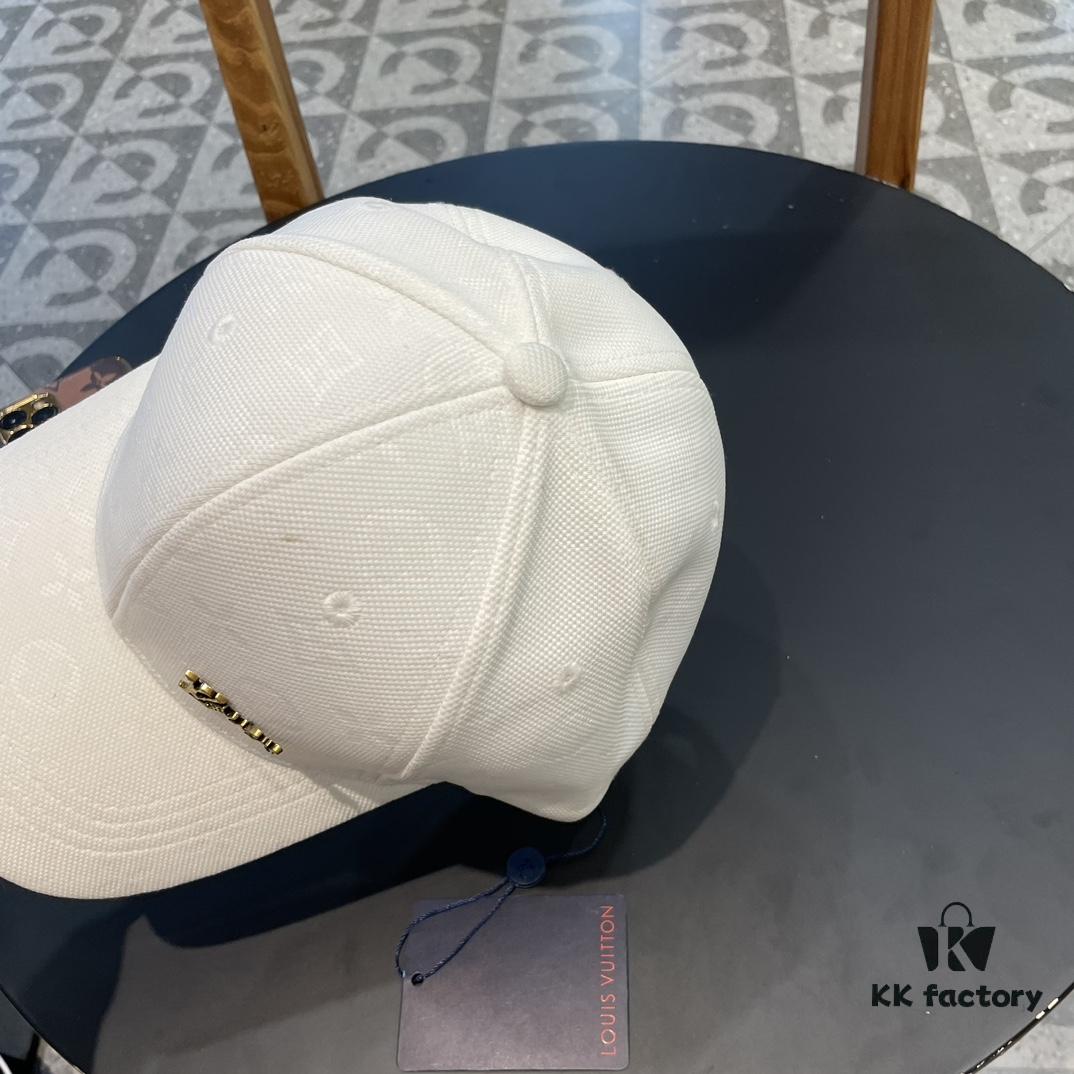 LV (Louis Vuitton) New Original Single Baseball Cap, Embossed Cowhide, 1:1 Mold Customized, Authentic Denim Fabric, Exquisite Craftsmanship, Excellent Quality, Basic Head Circumference 56cm, Adjustable Patch
