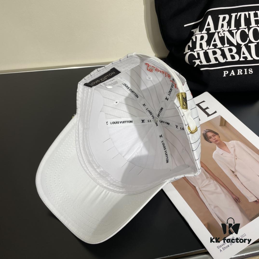 Louis Vuitton LV Embroidered Baseball Cap, New Arrival from Boutique, Unisex Sun Hat, Fisherman Cap, Knit Cap