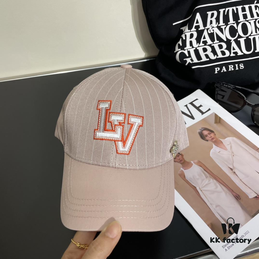 Louis Vuitton LV Embroidered Baseball Cap, New Arrival from Official Counter, Unisex Sun Hat, Fisherman Cap, Knit Cap