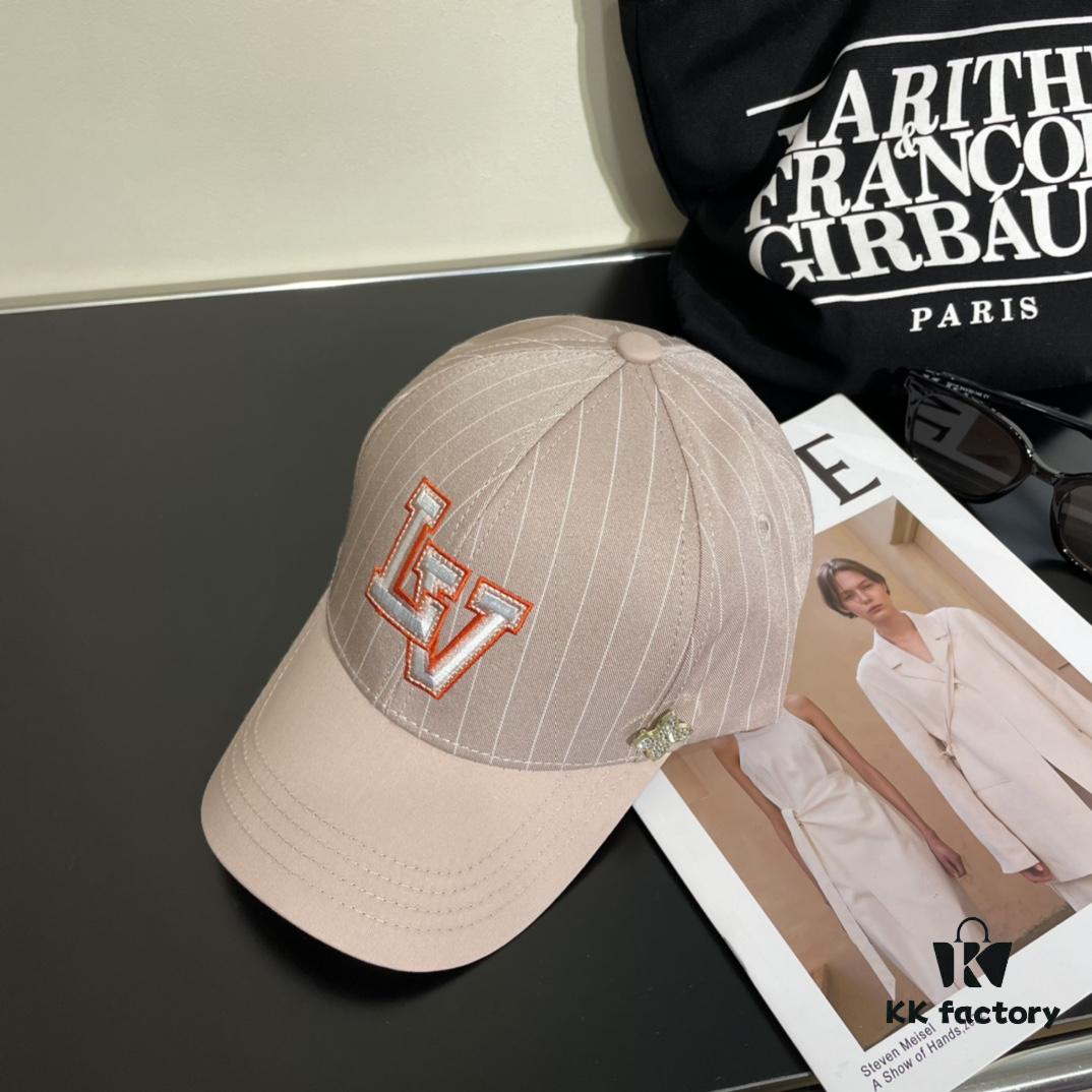 Louis Vuitton LV Embroidered Baseball Cap, New Arrival from Official Counter, Unisex Sun Hat, Fisherman Cap, Knit Cap