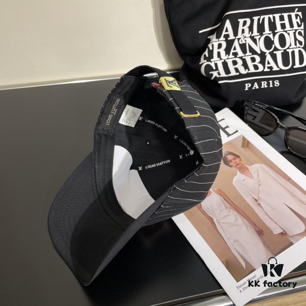 Louis Vuitton LV Embroidered Baseball Cap, New Arrival from Official Counter, Unisex Sun Hat, Fisherman Cap, Knit Cap