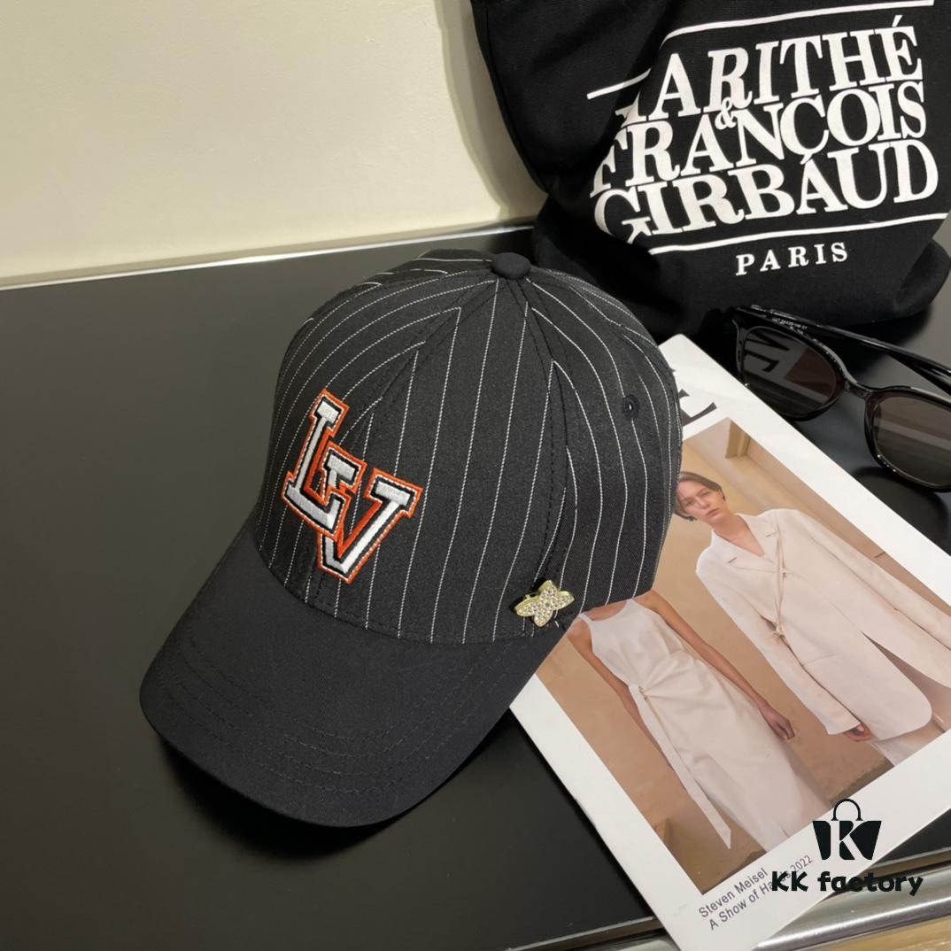Louis Vuitton LV Embroidered Baseball Cap, New Arrival from Official Counter, Unisex Sun Hat, Fisherman Cap, Knit Cap