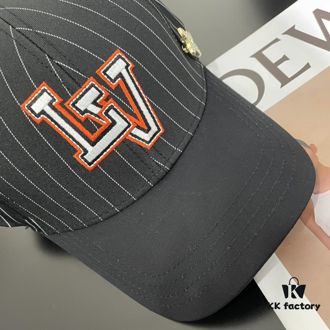 Louis Vuitton LV Embroidered Baseball Cap, New Arrival from Official Counter, Unisex Sun Hat, Fisherman Cap, Knit Cap